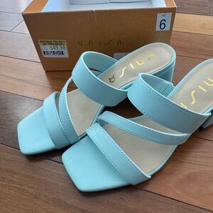 Unisa Women's Light Green Strappy Sandals